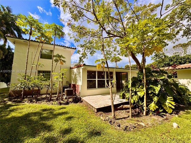 Building Photo - 8775 SW 53rd Ct