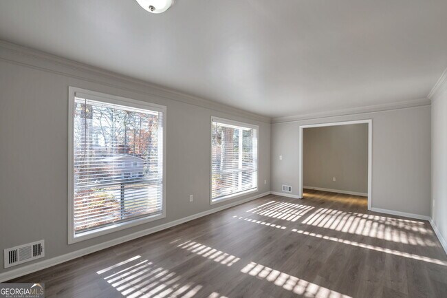 Building Photo - 1870 Sandgate Cir SW