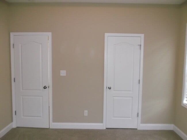 Building Photo - Absolutely Gorgeous!