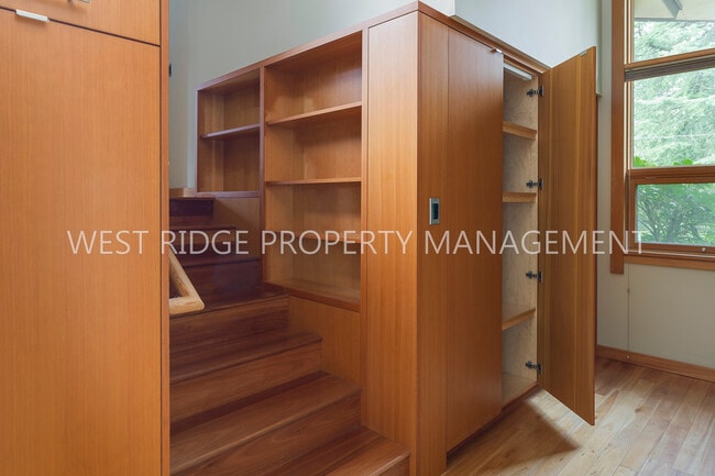 Building Photo - 9310 SW 8th Dr