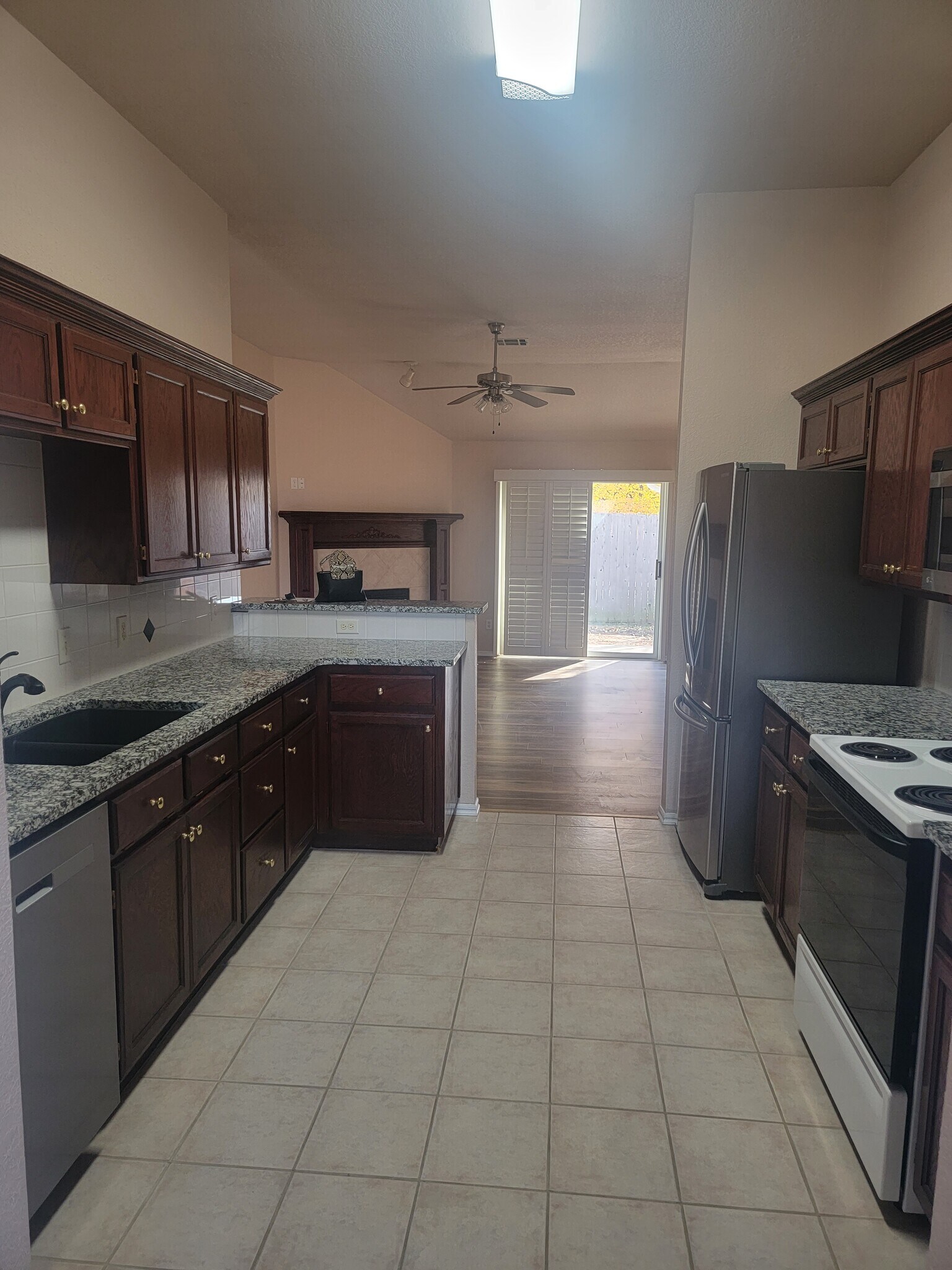 Building Photo - 4608 Midway Dr