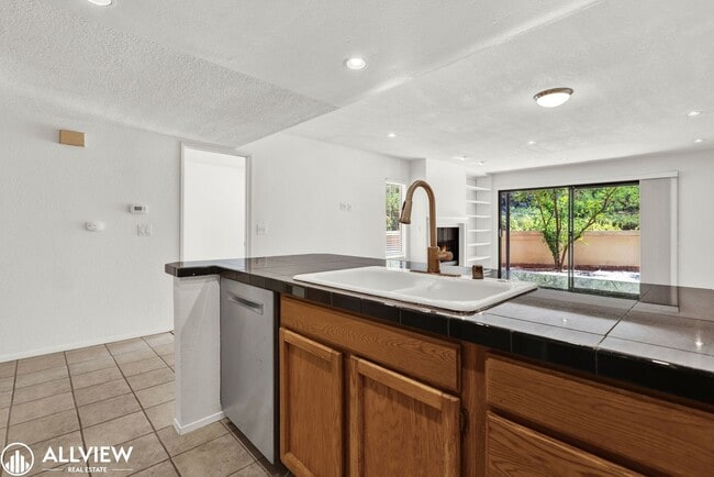 Building Photo - *MOVE-IN SPECIAL $100 OFF FIRST MONTH'S RE...