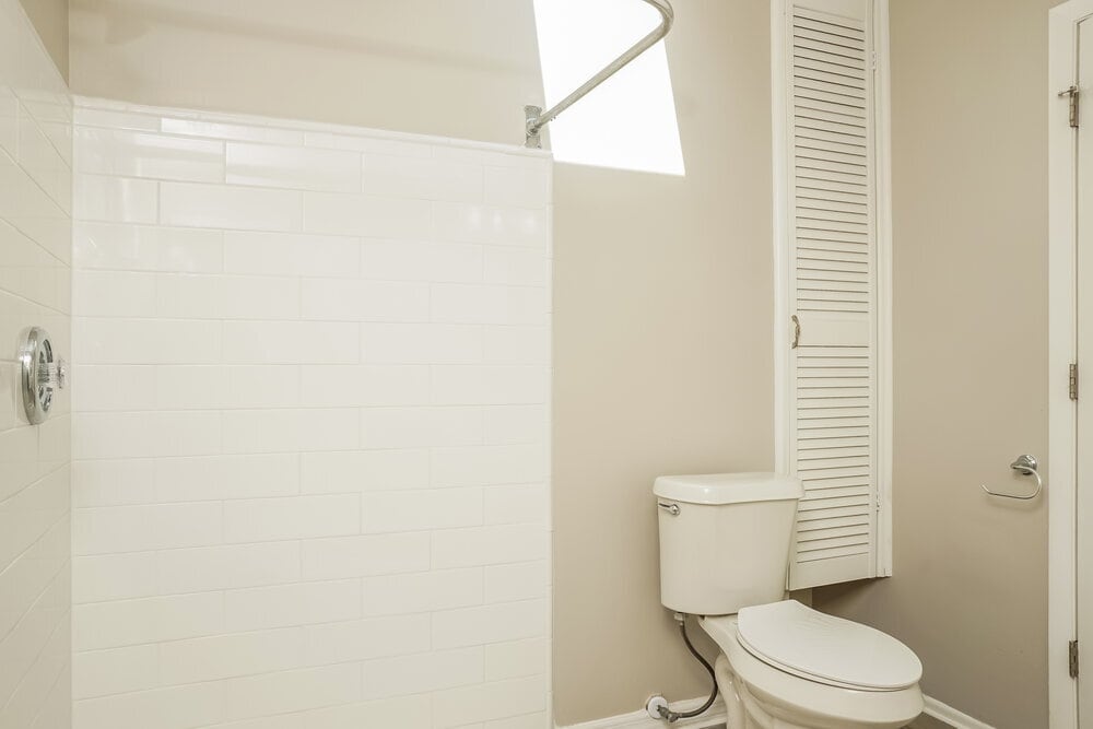 Building Photo - 6927 Roslyn Ct