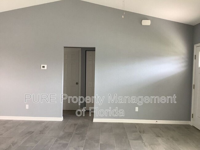 Building Photo - 2629 SW 175 Loop