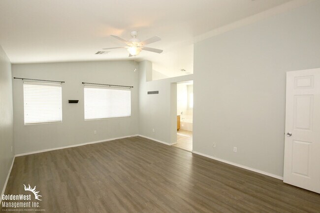 Building Photo - Spacious 3Bdm 2.5Ba Two-Story Home in Henderson