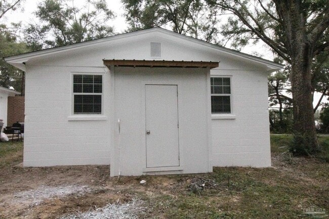 Building Photo - 5523 Shell St