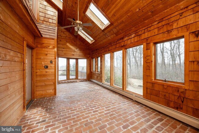 Building Photo - 1104 Tinker Hill Ln