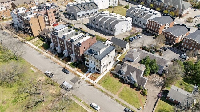 Building Photo - 3135 Parthenon Ave