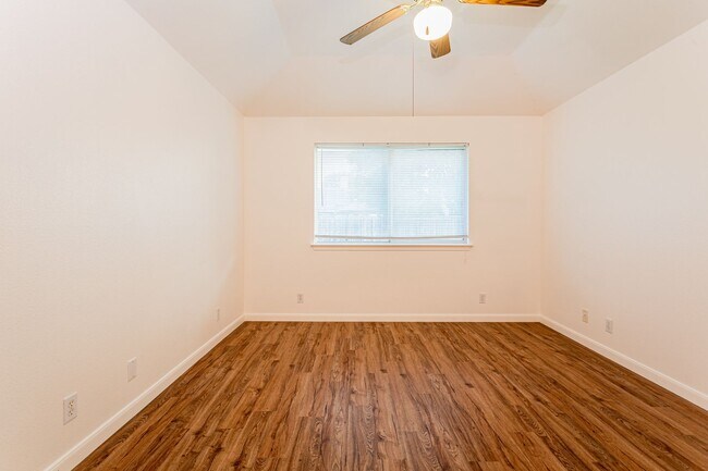Building Photo - Charming 3-Bedroom, 2-Bath Single-Family Home