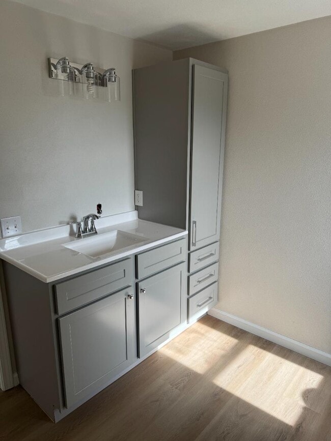 Building Photo - 103 Meadowlark Dr