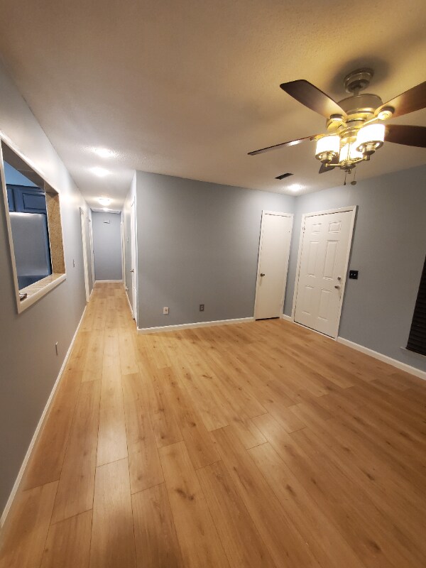 Building Photo - 328 Garden Acres Way