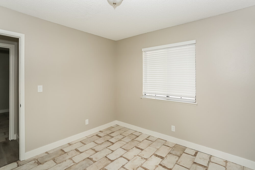 Building Photo - 5221 Shady Grove Ln