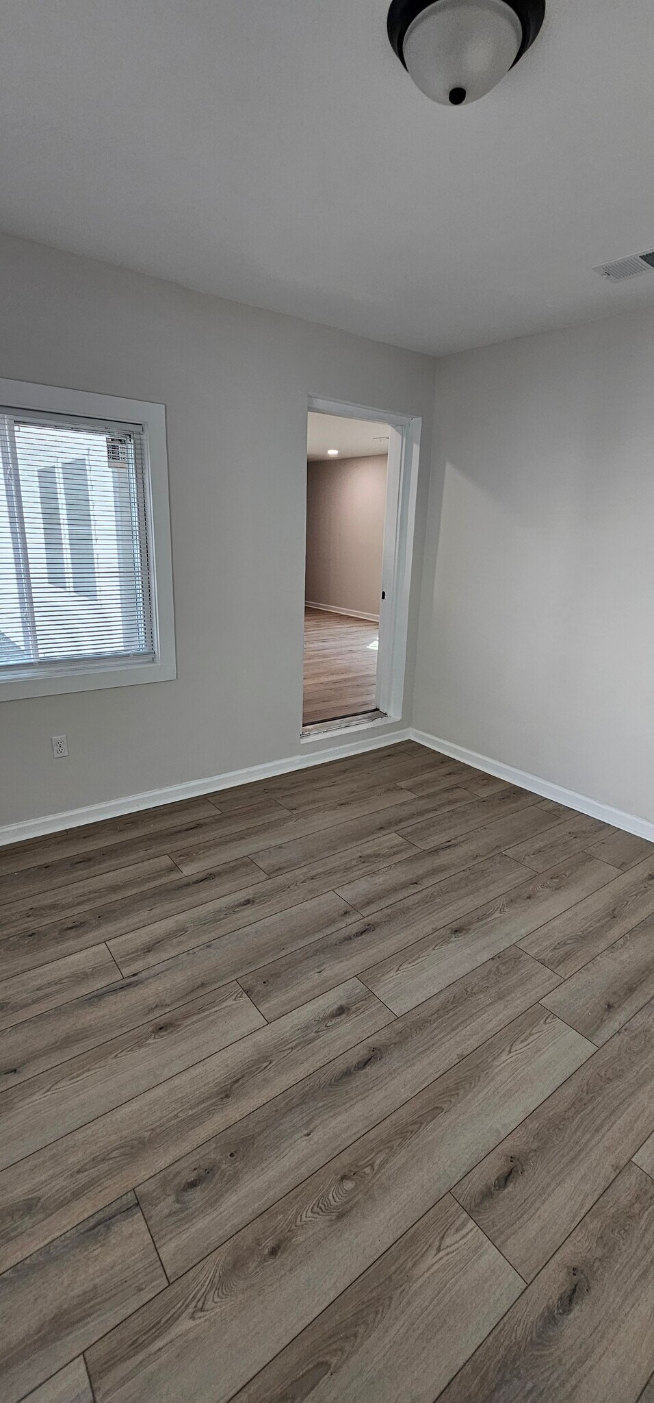 Building Photo - 3820 Montgomery Ave