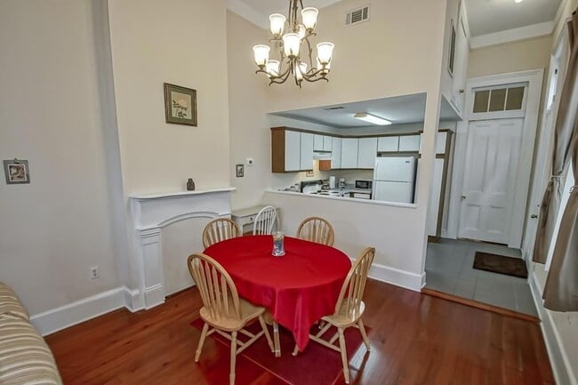 Building Photo - 1446 St Mary St