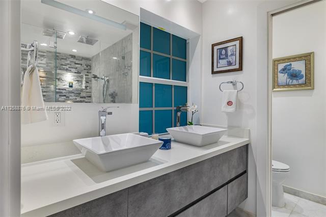 Building Photo - 11401 SW 72nd Plz