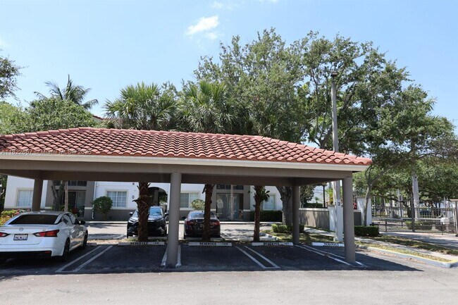 Building Photo - 6801 SW 44th St