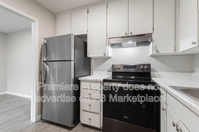 Building Photo - 8441 Kessler St