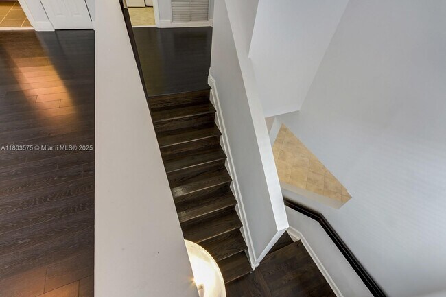 Building Photo - 2727 Treasure Cove Cir