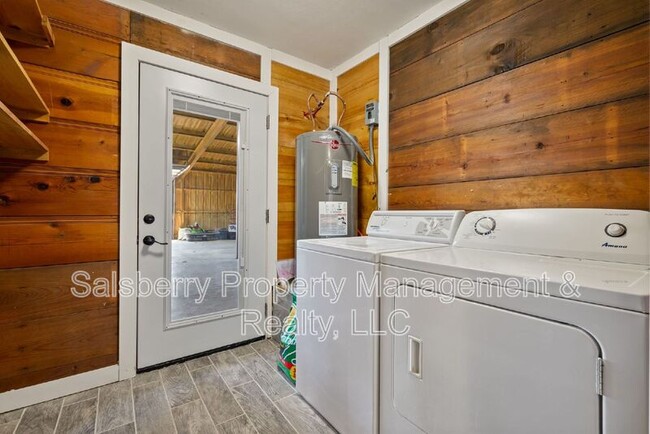Building Photo - 933 Leatherwood Ln