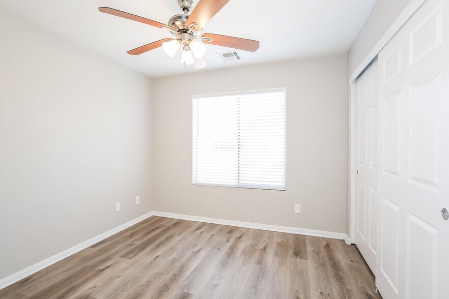 Building Photo - 5309 Las Cruces Heights St