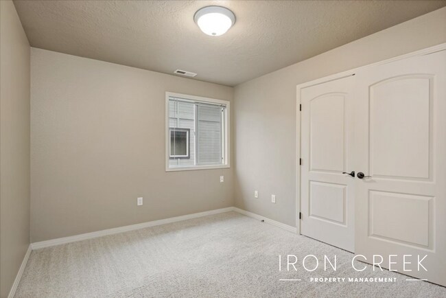 Building Photo - AVAILABLE JUNE 16