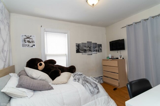 Building Photo - 5 br, 2 bath House - 48 Pratt St