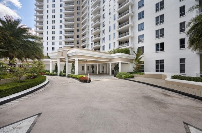 Building Photo - 701 Brickell Key Blvd