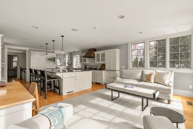 Building Photo - 59 Harbor Ave