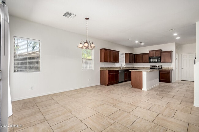 Building Photo - 26417 N Babbling Brook Dr