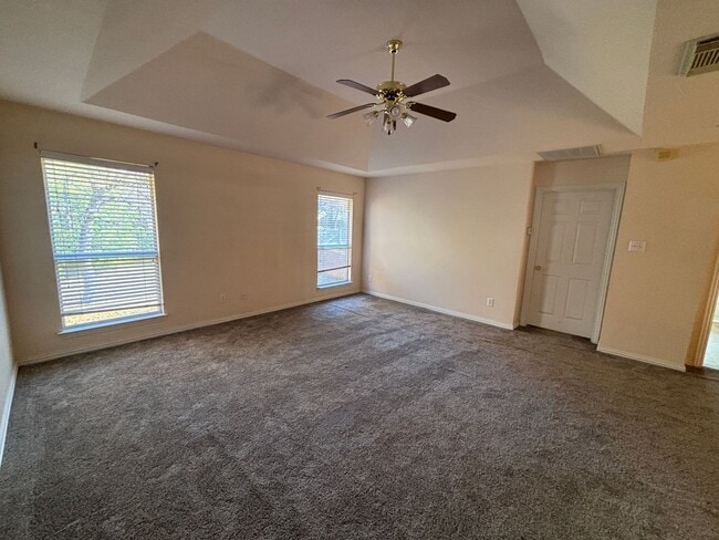 Building Photo - Beautiful 4BR 3.5BA Home w/ 3 Car Garage • Patio & Yard • 3 living areas in Grapevine