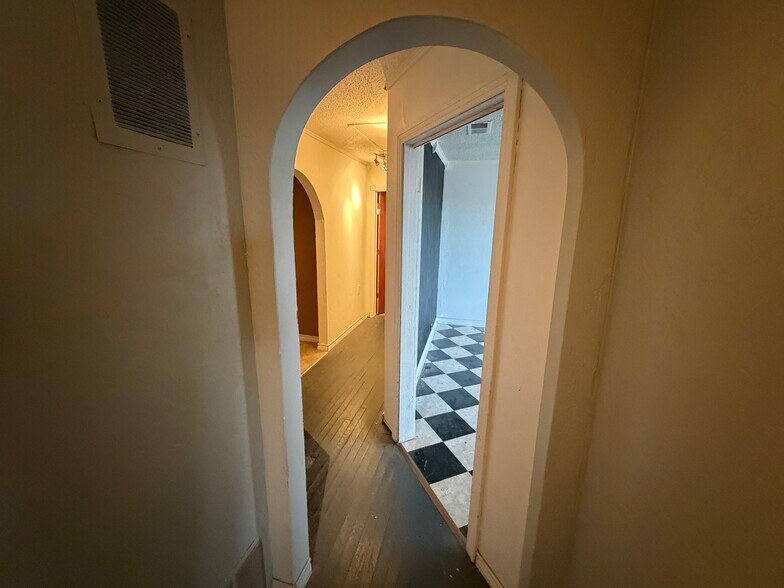 Building Photo - 3408 Upland Ave