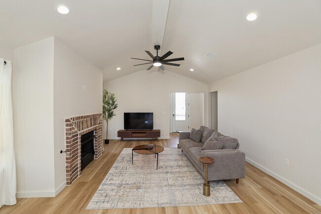 Building Photo - 8813 Oakleaf Ct