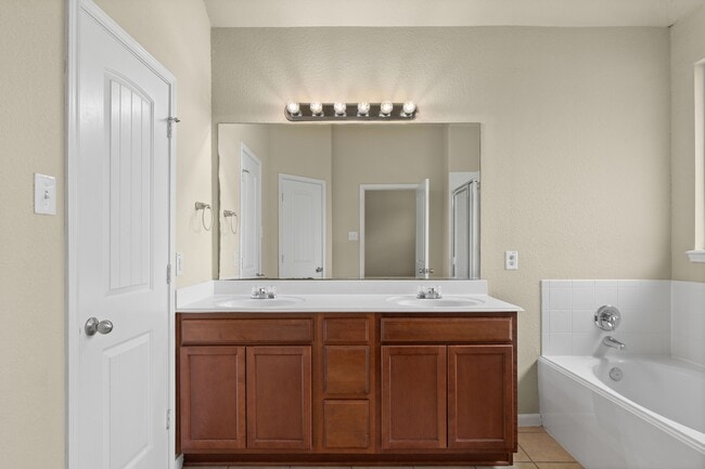 Building Photo - 26350 Longview Creek Dr