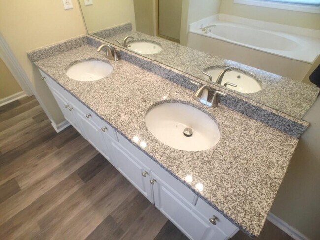 Building Photo - 4615 Howell Farms Dr NW