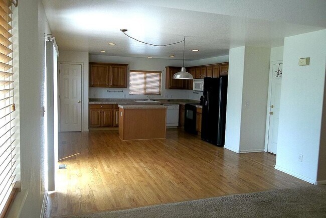 Building Photo - Quiet Neighborhood Living with Room to Grow