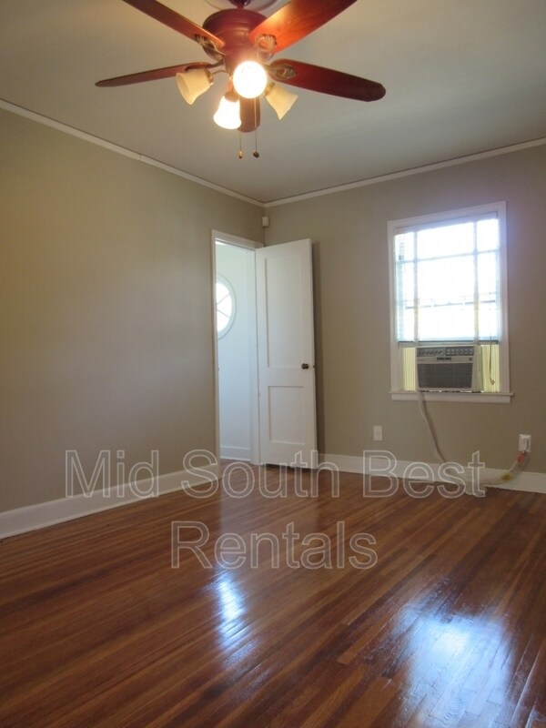 Building Photo - 143 N Merton St