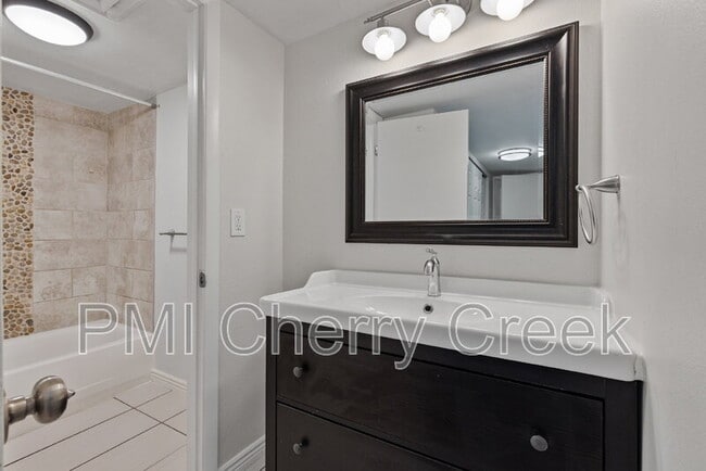 Building Photo - 3424 S Locust St