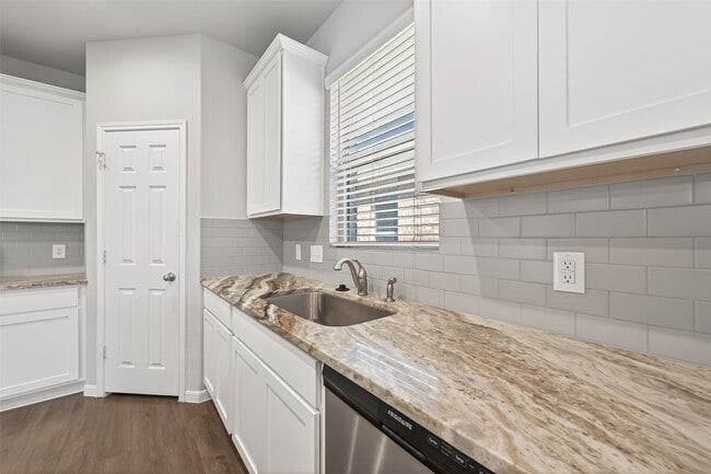 Building Photo - 17727 Chartertree Ln