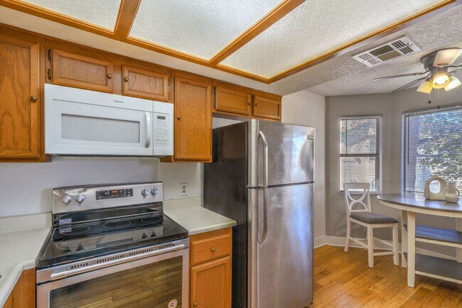 Building Photo - 7961 Lions Rock Way