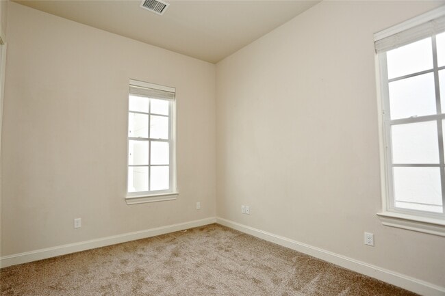 Building Photo - 3226 McKinney St