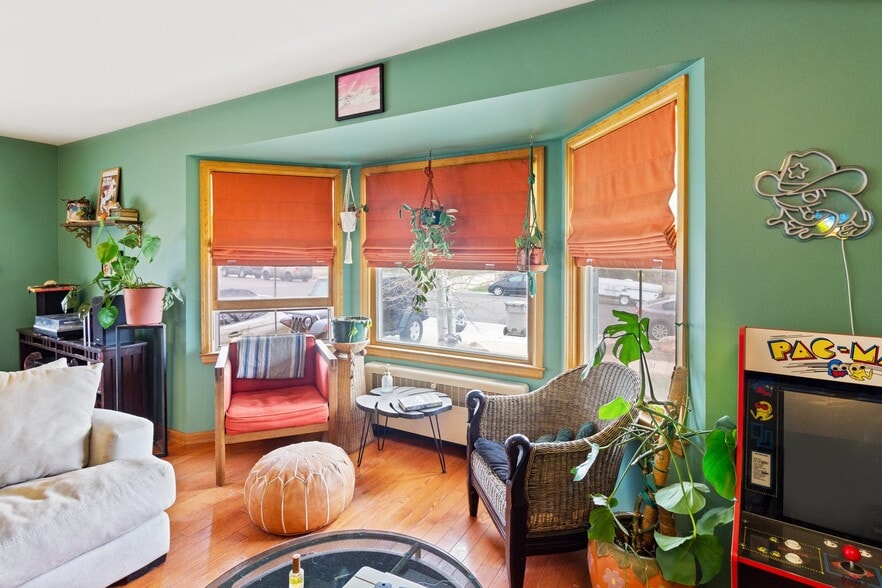 Building Photo - 1109 E Flint St