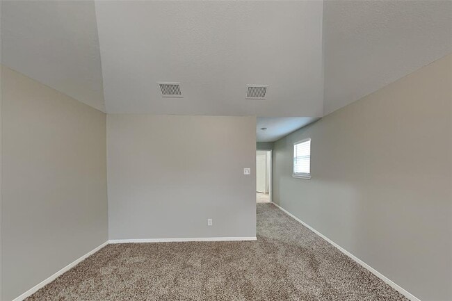 Building Photo - 9903 Jockey Club Dr