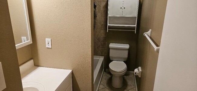 Building Photo - 8941 Gaylord Dr