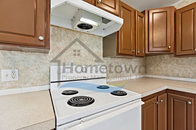 Building Photo - 5563 E Grove Ave