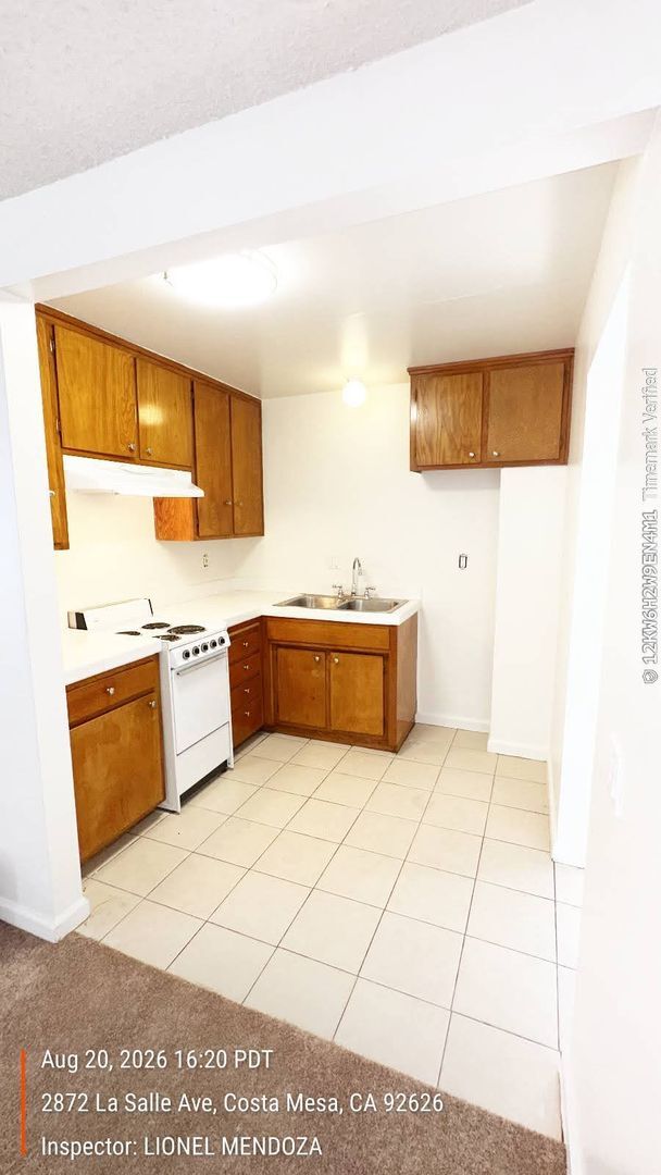 Building Photo - 2872 La Salle Ave