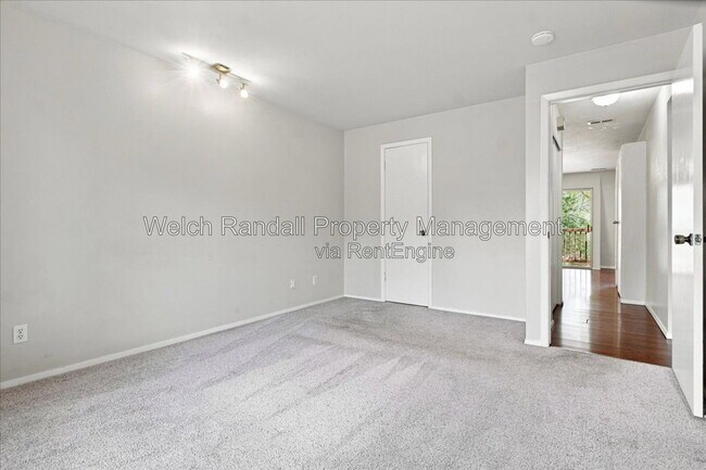 Building Photo - 5511 S Willow Ln