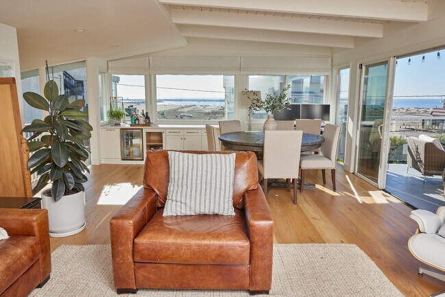 Building Photo - 14 Westwind St