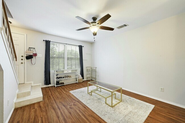 Building Photo - 1411 Gracy Farms Ln