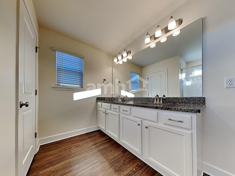 Building Photo - 105 Moultrie Crossing Ln