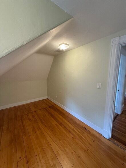 Building Photo - 110 Quincy Ave